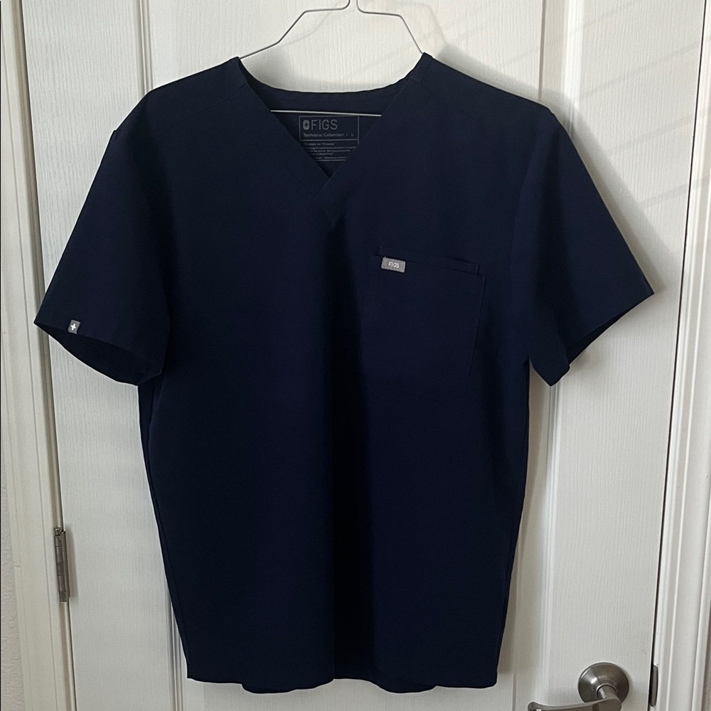 Figs men’s scrub top